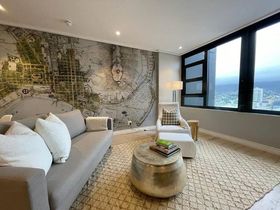 Luxurious 1 Bedroom Apartment *
